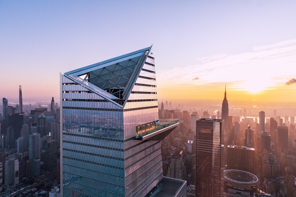 am-0776_ret_people-min